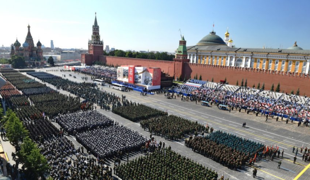 სამხედრო აღლუმი მოსკოვის წითელ მოედანზე. ფოტო: Kremlin.ru