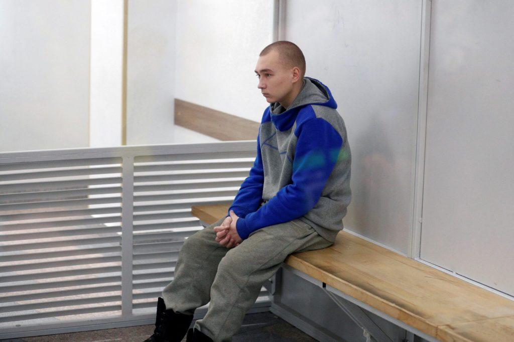 How will captured Ukrainian and Russian soldiers be tried