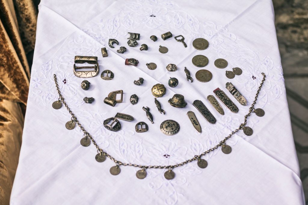 Antique tushrin silver items that Ididze hid in the wall under the Bolsheviks. Zemo Alvani, Georgia, 2022 г. Photo: Nina Baidauri/JAMnews

Photo from history - How the EU and CENN support social entrepreneurs