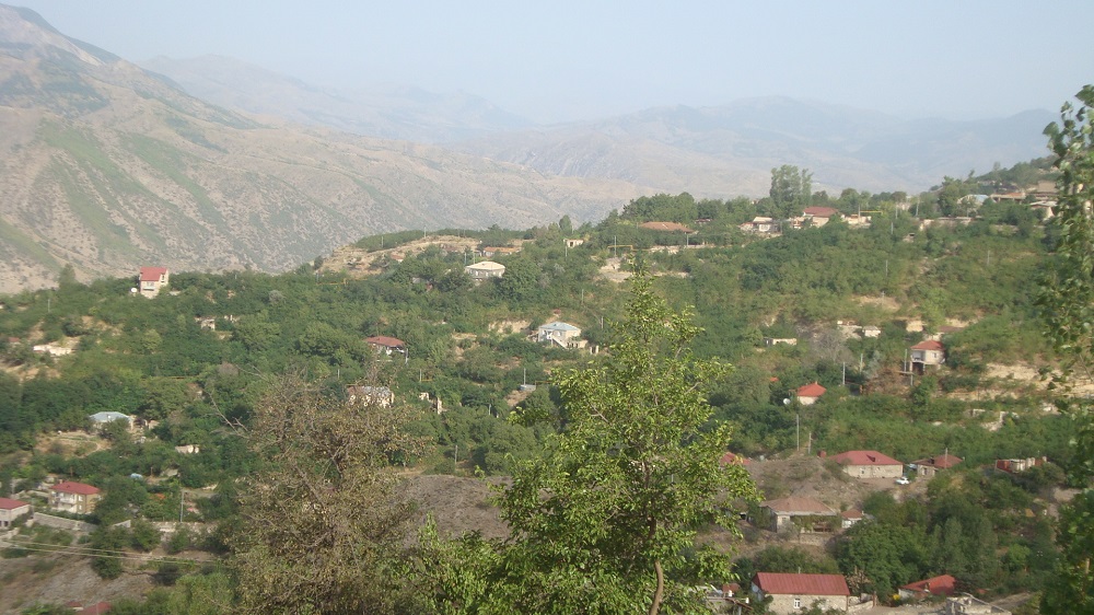 Почему армянское население покидает Лачинский район
