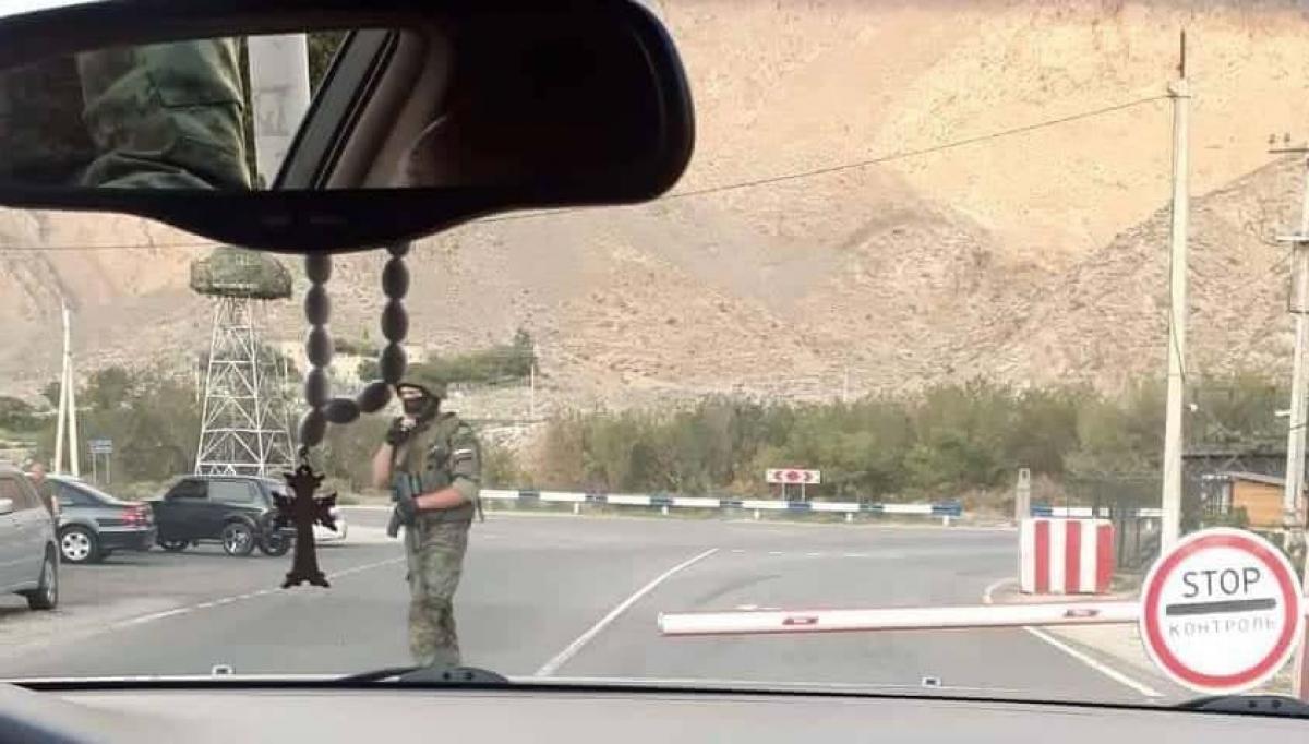Russian checkpoints in Meghri