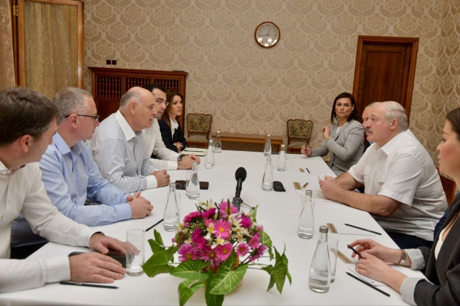 Lukashenko in Sukhumi. Aslan Bzhaniya and Lukashenka. Photo: Apsny.ru