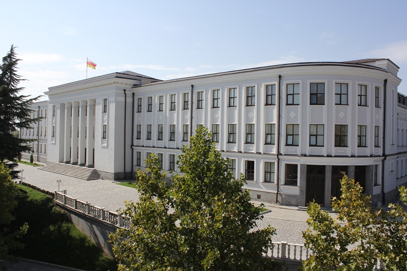 Здание парламента Южной Осетии. Фото: администрация президента ЮО. 