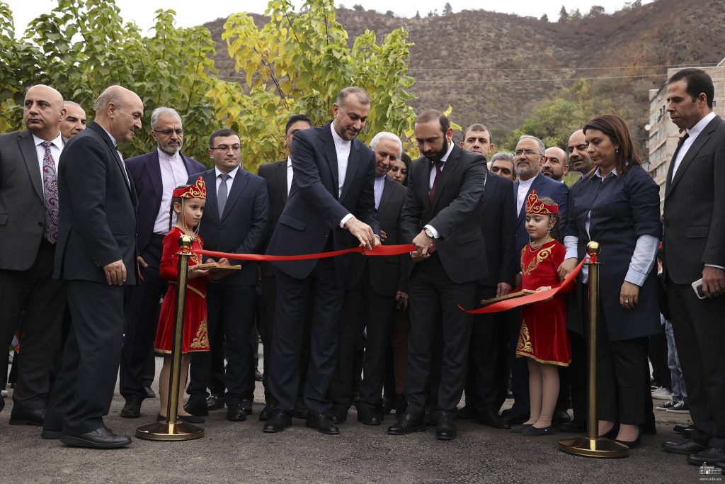 Министры иностранных дел на церемонии открытия генконсульства в Капане. Открытие консульства Ирана в Армении