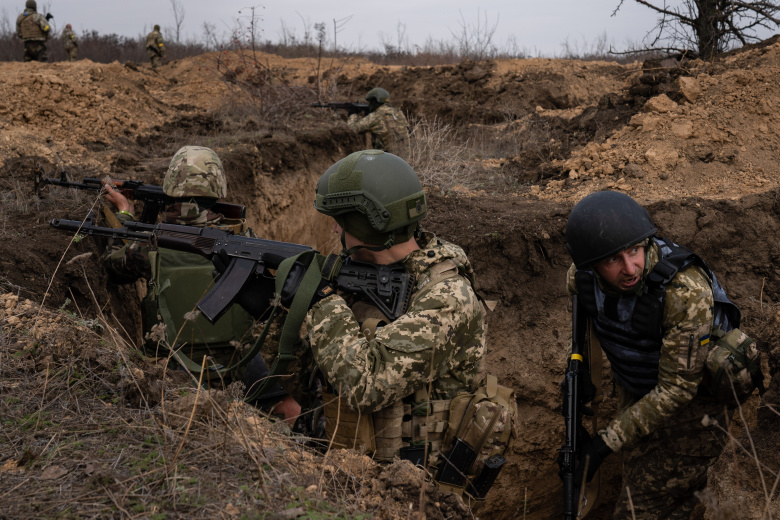 Украинские военные. Ashley Chan / Keystone Press Agency / Global Look Press. Херсон взят, что дальше для Украины?