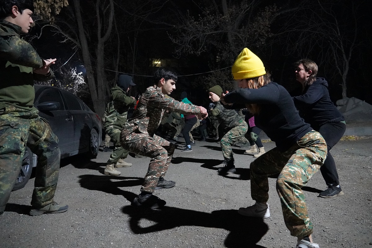 В Армении учатся самообороне