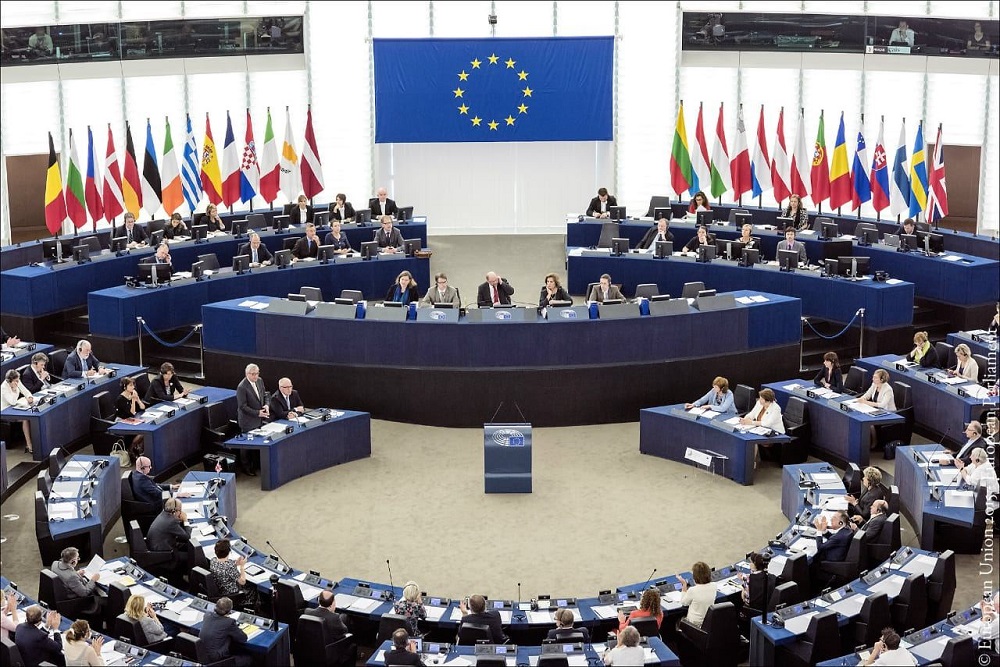 Две резолюции Европарламента противоречат друг другу
