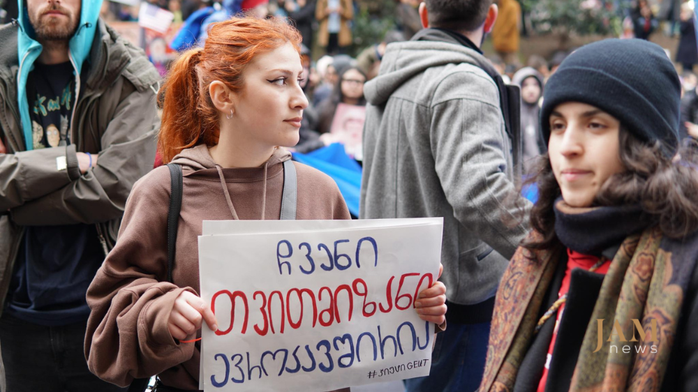 Protests in Georgia against the law on foreign agents