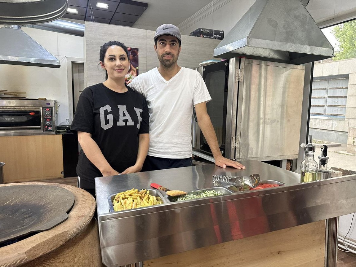 Собственный бизнес для трудовых мигрантов. Саргис Асисян с женой