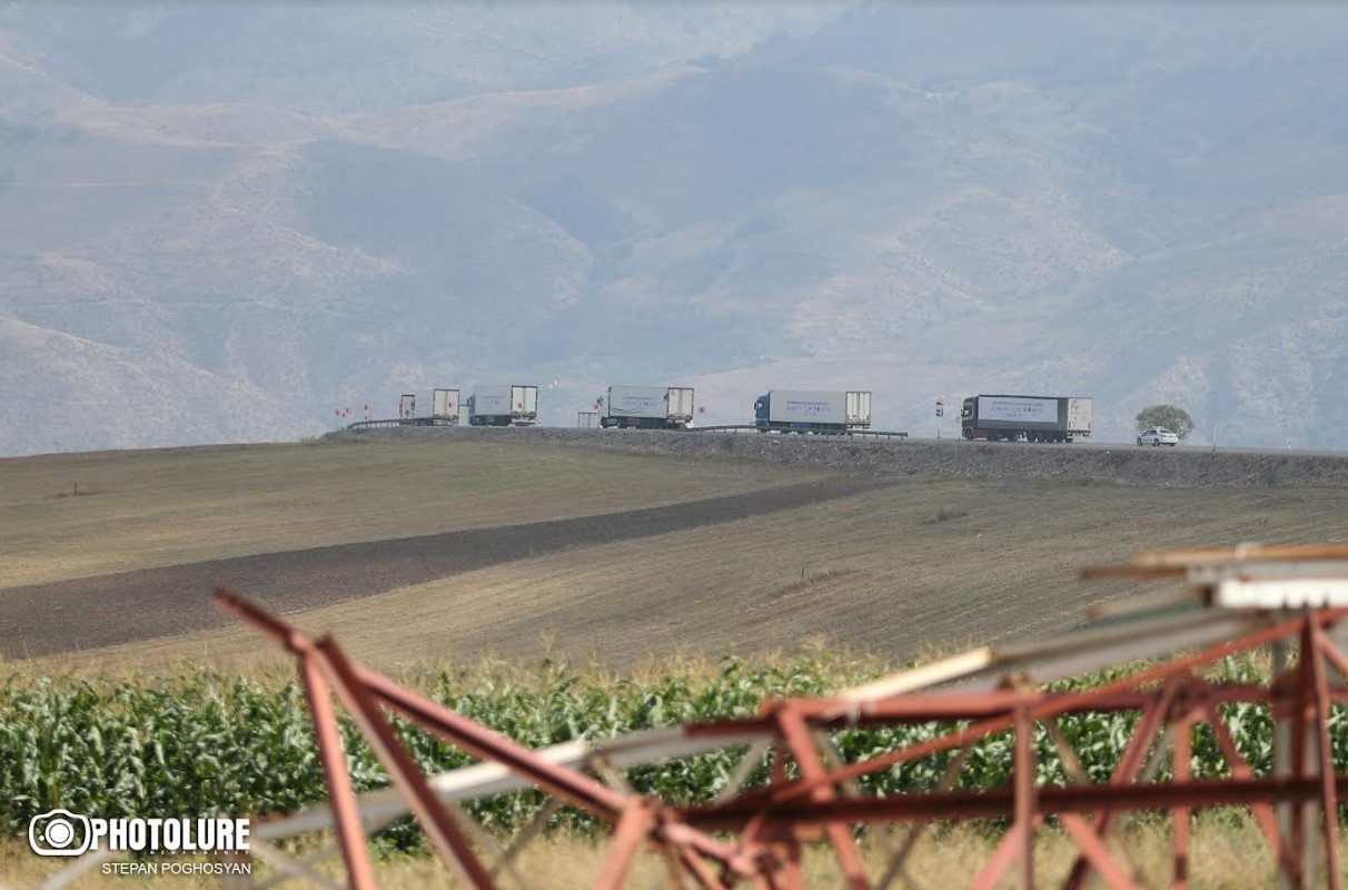 10 more aid trucks near Lachin corridor: Paris pressure on Baku