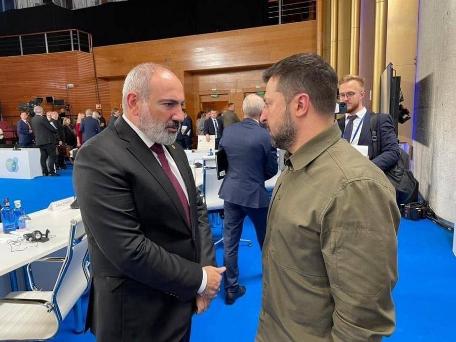 Russia threatens Armenia