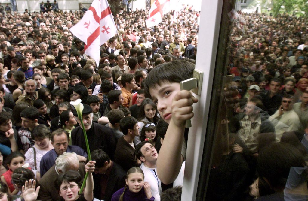 20 лет спустя: Как оценивают "революцию роз" в Грузии?