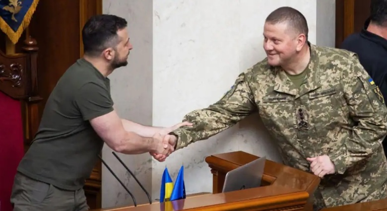 Volodymyr Zelensky and Valery Zaluzhny, summer 2022. Photo: office of the president of Ukraine. Elections in Ukraine, Zelenskyy, Zaluzhny, Arestovich
