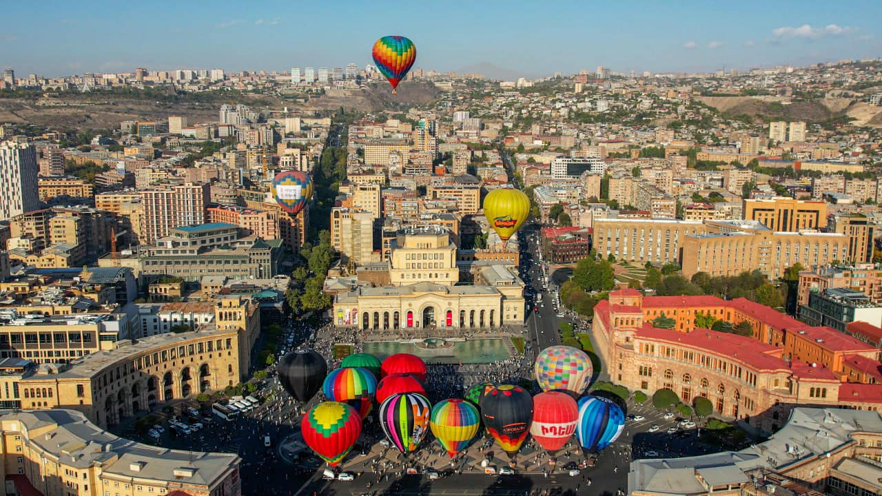 How many tourists visited Armenia in 2023?