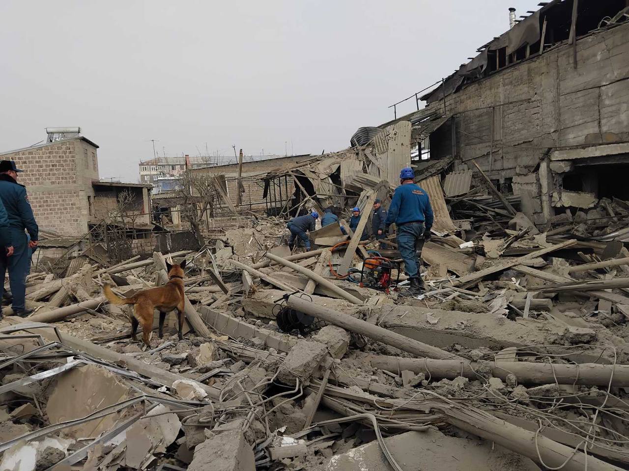 Обрушение двух домов в Ереване: есть жертвы