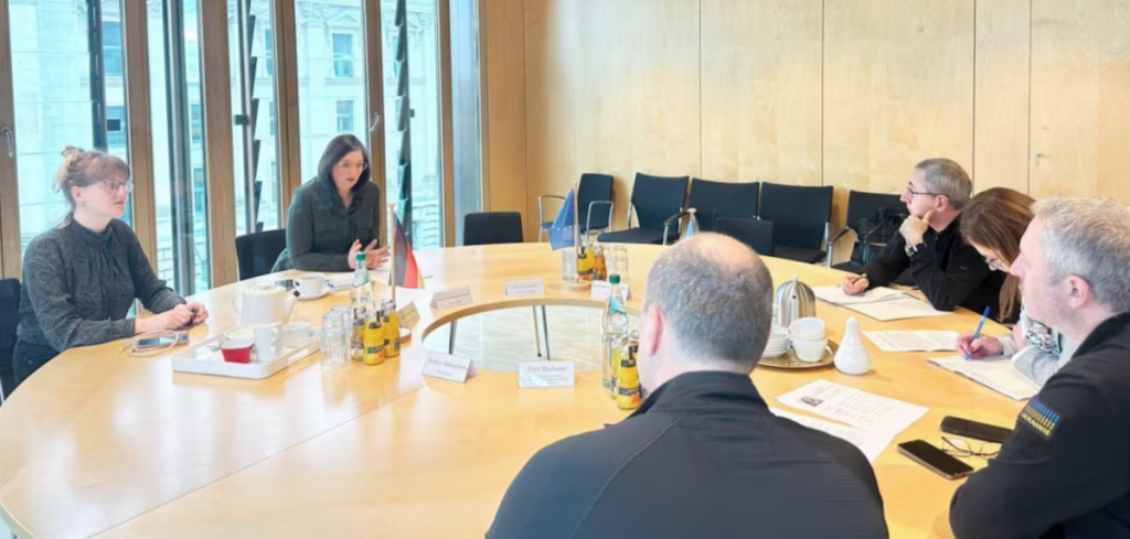 Meeting of the vice-president of the German Bundestag with the attorney general of Ukraine, Andriy Kostin. Zurab Adeishvili, his advisor, is also present at the meeting
