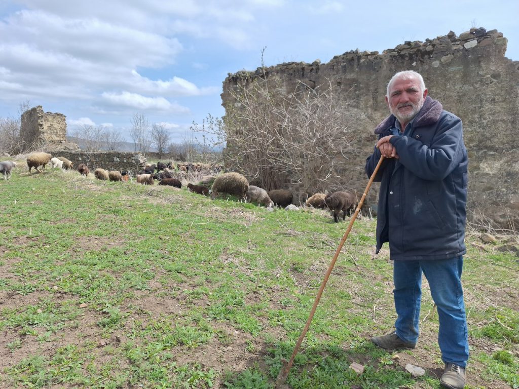 "If they give Bashkend to the Armenians, it's the end for us," says Vali, a resident of the neighboring village of Shynykh. Photo: Fatima Movlamli/JAMnews
