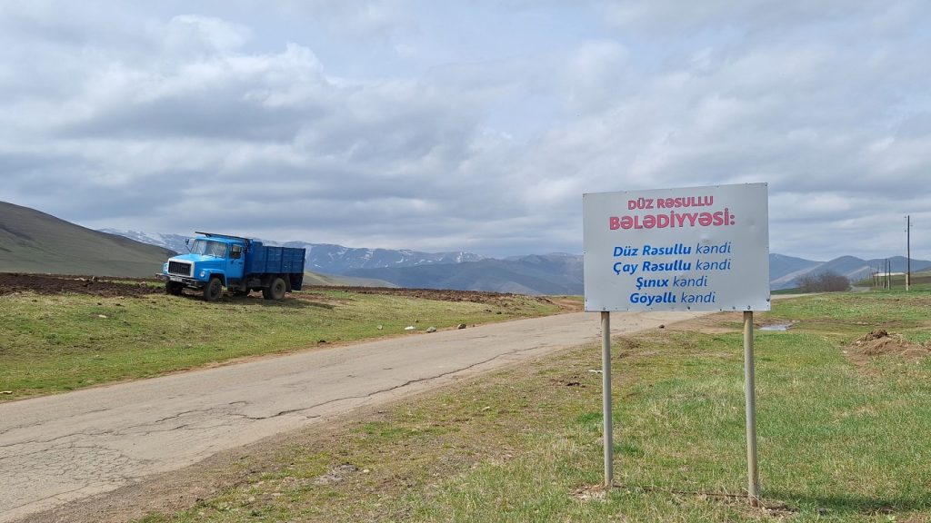 The residents of neighboring villages cannot conduct agriculture on their territory due to the unfavorable geographical location. Photo: Fatima Movlamli/JAMnews Armenian and Azerbaijani enclaves