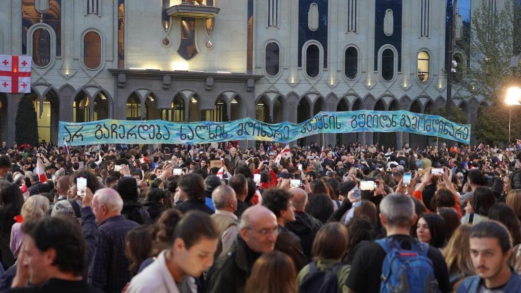 Акция против  закона "об иноагентах" в Тбилиси, 17 апреля 2024 года. Давид Пипиа / JAMnews

