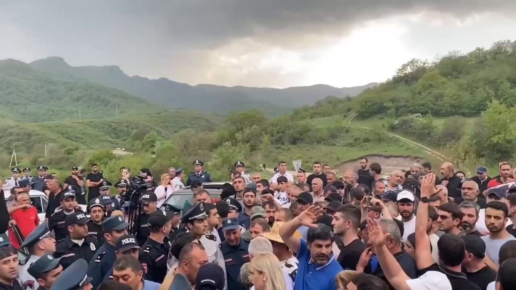 Решение о делимитации границы Армения-Азербайджан. Участники акции протеста перекрыли дорогу в Грузию. 22 апреля 2024 г.
