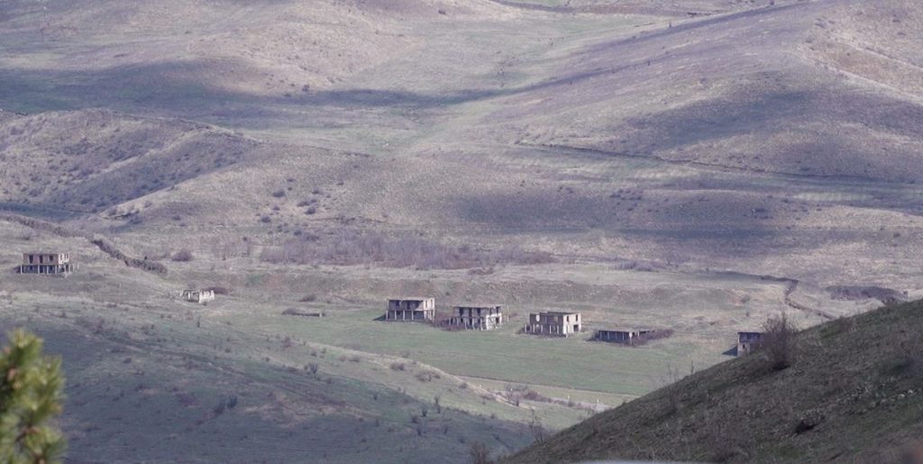 Azerbaijani houses. Photo: Arman Karajyan/JAMnews Demarcation between Armenia and Azerbaijan