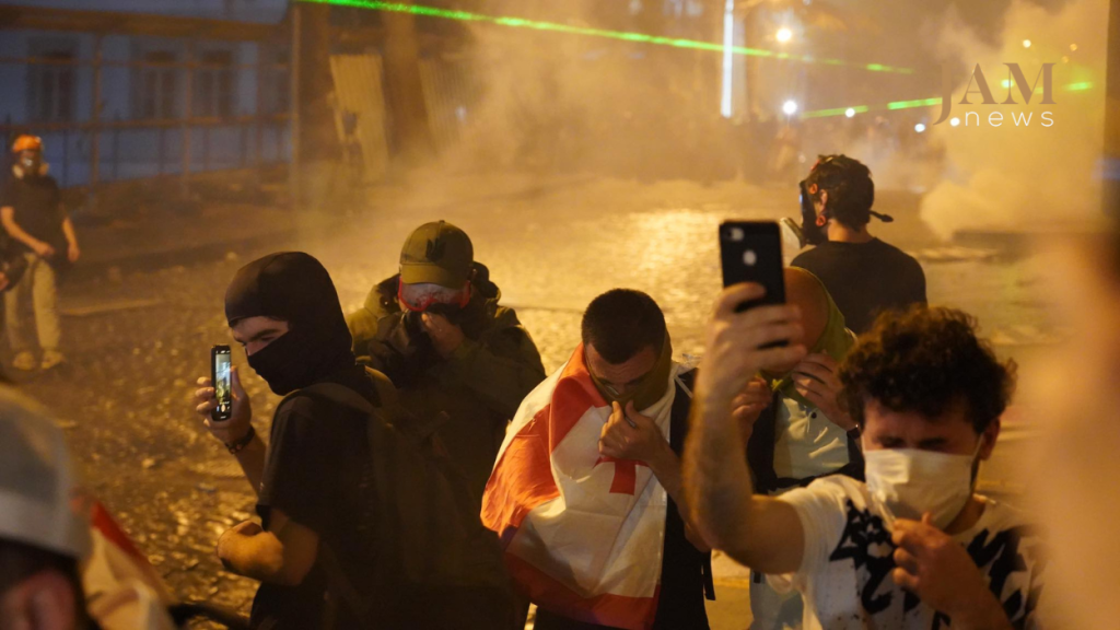 Разгон митинга. 1 мая. Фото: Давид Фифиа/JAMnews