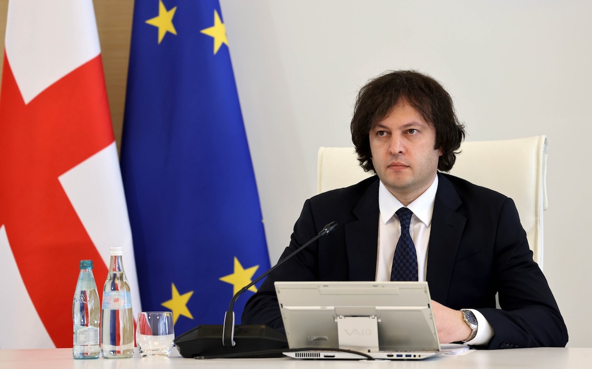 Кобахидзе обвинил еврокомиссара в угрозах