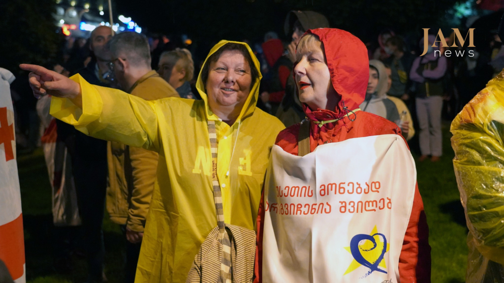 These ladies joined the March for Europe in Tbilisi, organizing a parental march in support of their children on the same day. "We don't want to consider our children as Russia's slaves," reads a banner held by the demonstrators. Photo: David Pipia/JAMnews