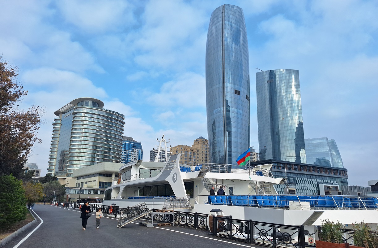 Baku Boulevard boat tours