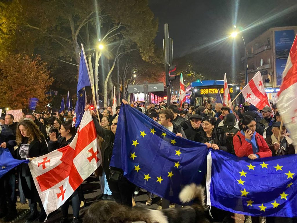 "We will not leave": Opposition paralyzes central Tbilisi demanding new parliamentary elections. Resistance movement starts in Georgia