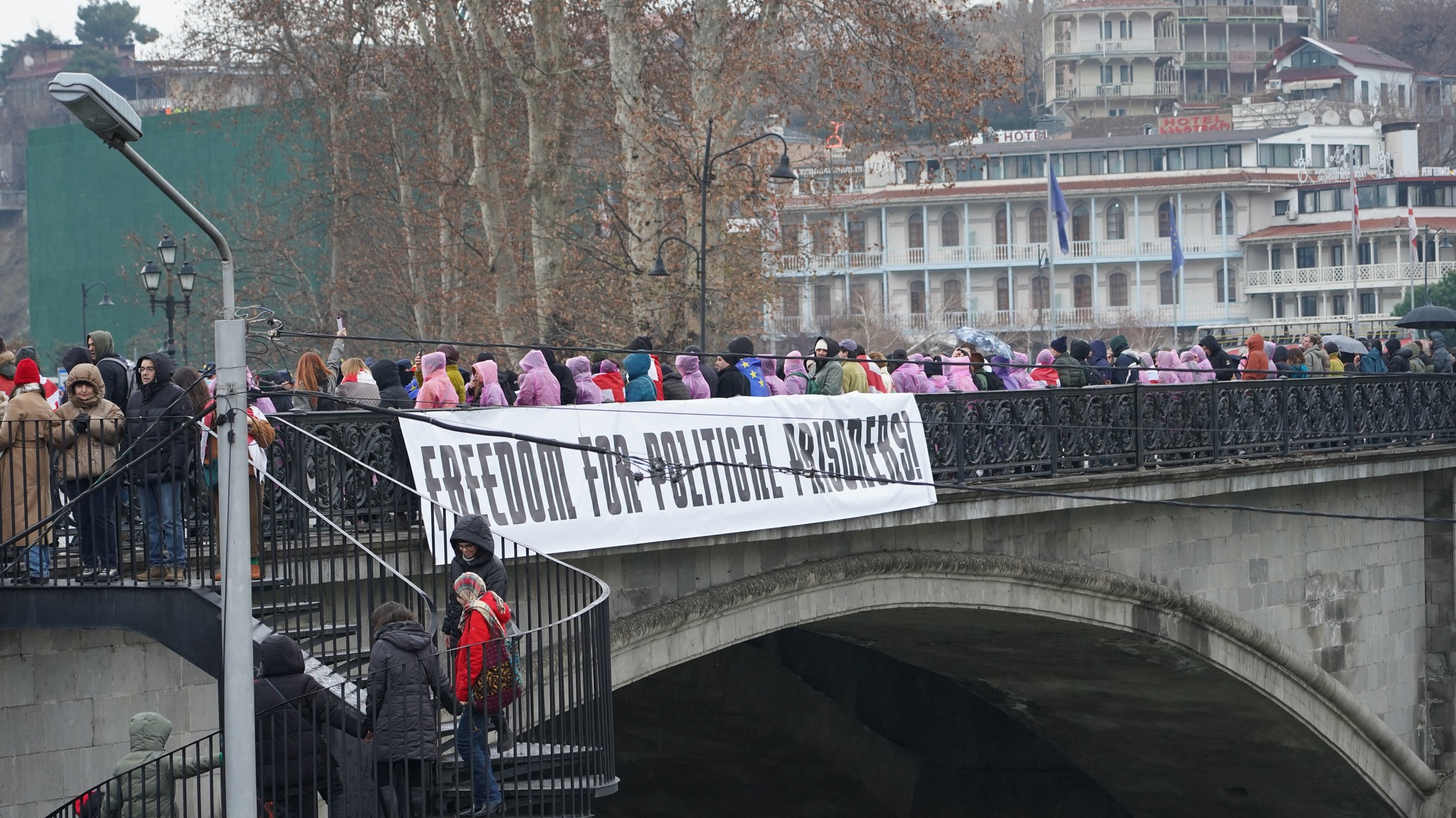 How can Georgian protests succeed