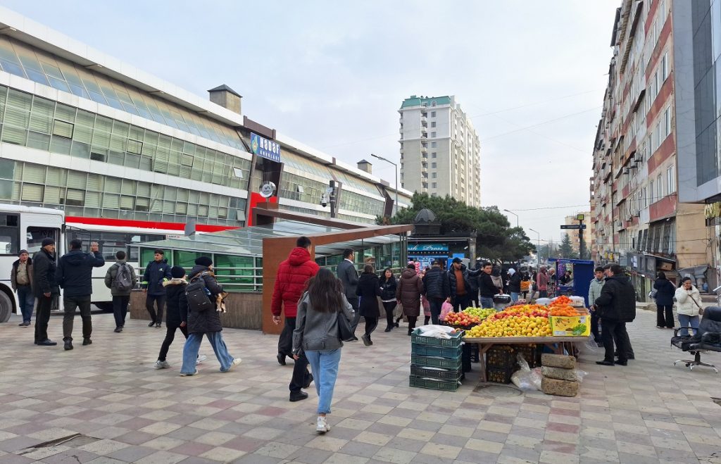 Market in Baku. Photo: Fatima Movlamly/JAMnews