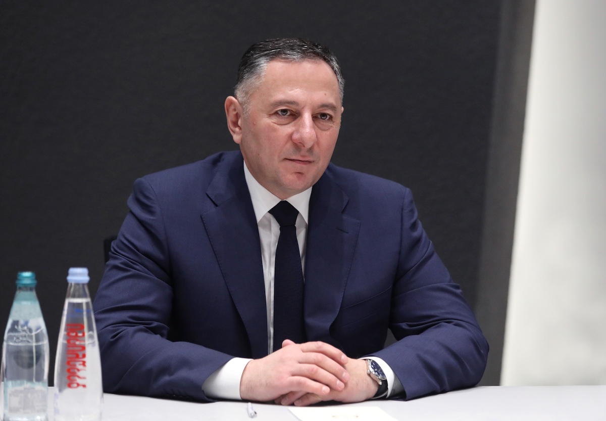 გომელაური გადადგა