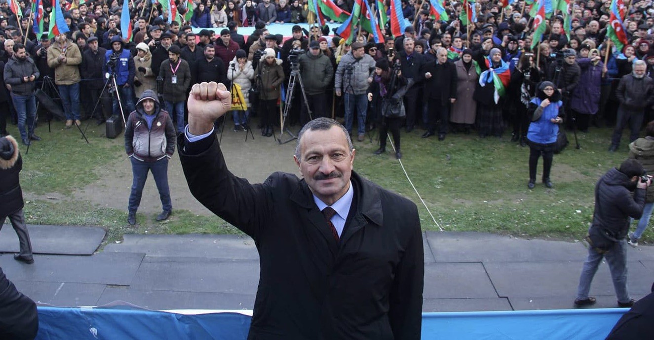 Aclıq aksiyasına görə siyasətçinin səhhəti kritikləşir