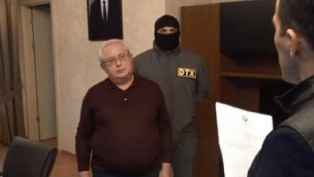 The State Security Service carries out an operation at the office of former Neftchala district chief Ismayil Valiyev, 20 February 2020. | Photo: State Security Service