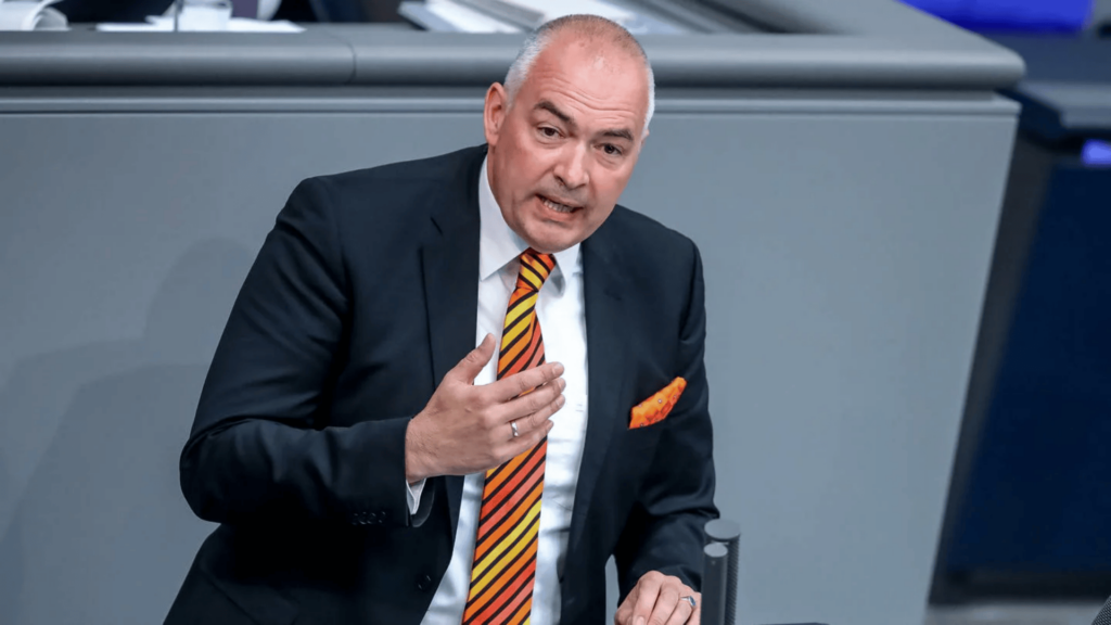 Almaniyada Xristian-Demokrat İttifaqının (CDU) üzvü, Bundestaqın sabiq deputatı və AŞPA-da Almaniya nümayəndə heyətinin rəhbəri Aksel Fişer | foto: SWR - Azərbaycanın "kürü diplomasiyası"nın nəticələri