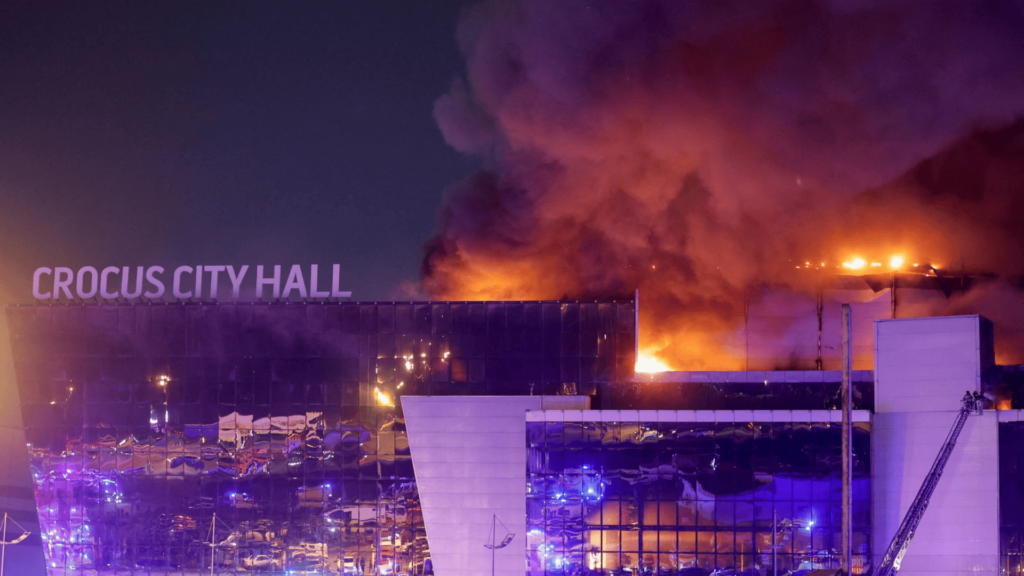 Пожар, вспыхнувший после теракта в Crocus City Hall | фото: newgeopolitics.org
Напряжение между Россией и Азербайджаном