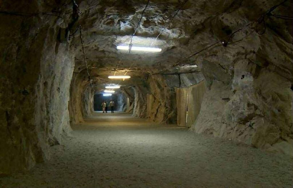Территория клиники достаточно обширная