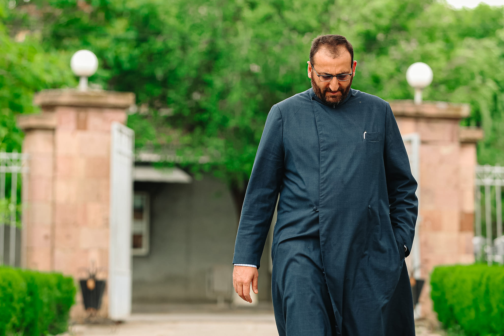 Приостановит ли католикос служение архиепископа ААЦ