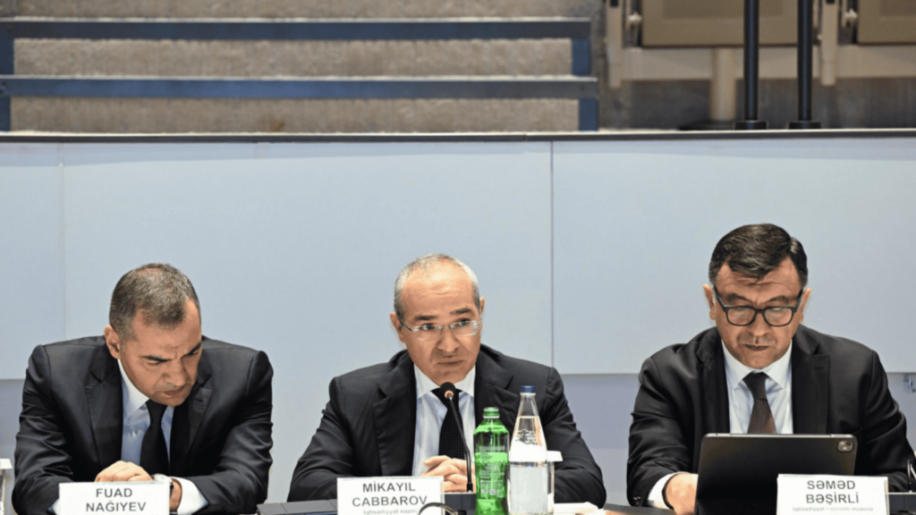 Azərbaycanın ÜTT‑yə üzvlüyü - Ümumdünya Ticarət Təşkilatına üzvlük məsələsinin yenidən gündəmə gəldiyi Komissiya iclasından görüntü | mənbə: economy.gov.az