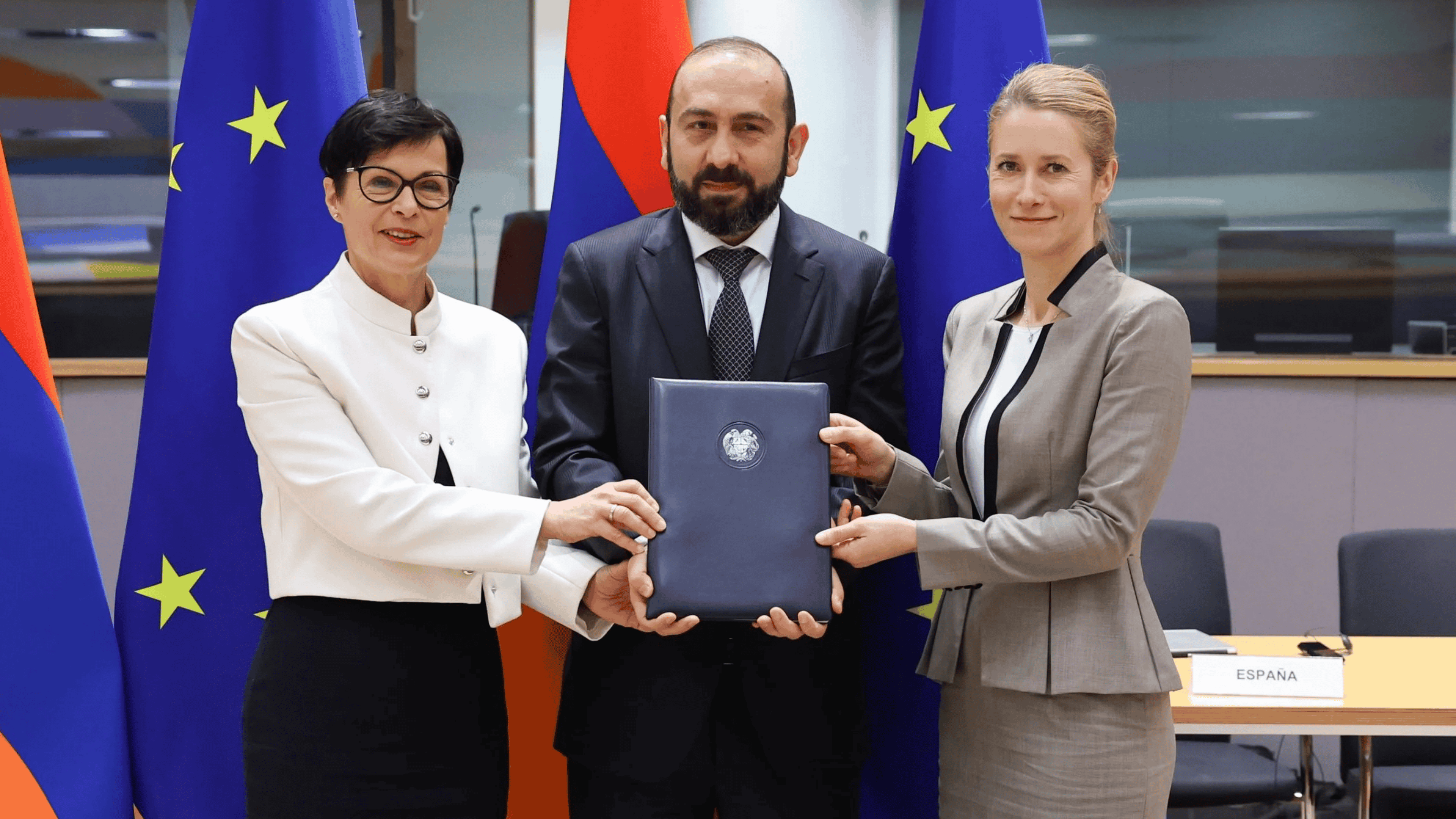 Bakının Aİ-Ermənistan gündəliyinə etirazı