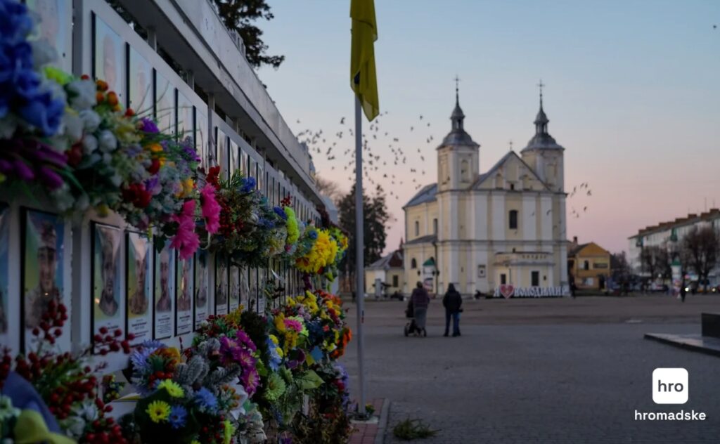 Доска памяти погибших героев во Владимире, Волынская область