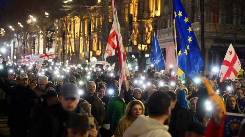 პროტესტის 472-ე დღე . "თავისუფლება სინდისის პატიმრებს! მადლობა ბრძოლისთვის!"