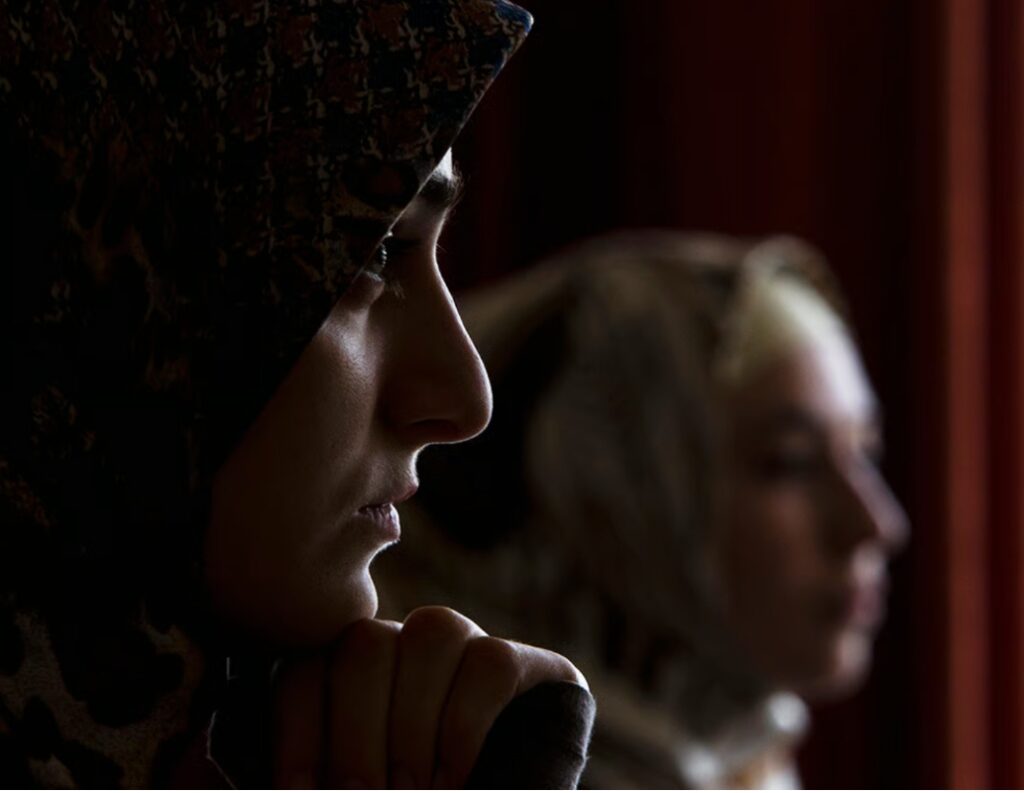 Домашнее насилие в России. Студентки на уроке по законам шариата в Российском исламском университете в столице Чечни Грозном, 23 апреля 2013 года.