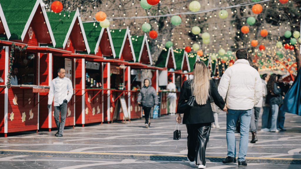 Центральная площадь Баку - площадь Фонтанов украшена по случаю праздника Новруз.
Новруз в Азербайджане