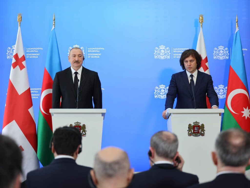 Ильхам Алиев: «Грузия и Азербайджан рассматривают совместное инвестирование в третьи страны»
Визит Ильхама Алиева в Тбилиси