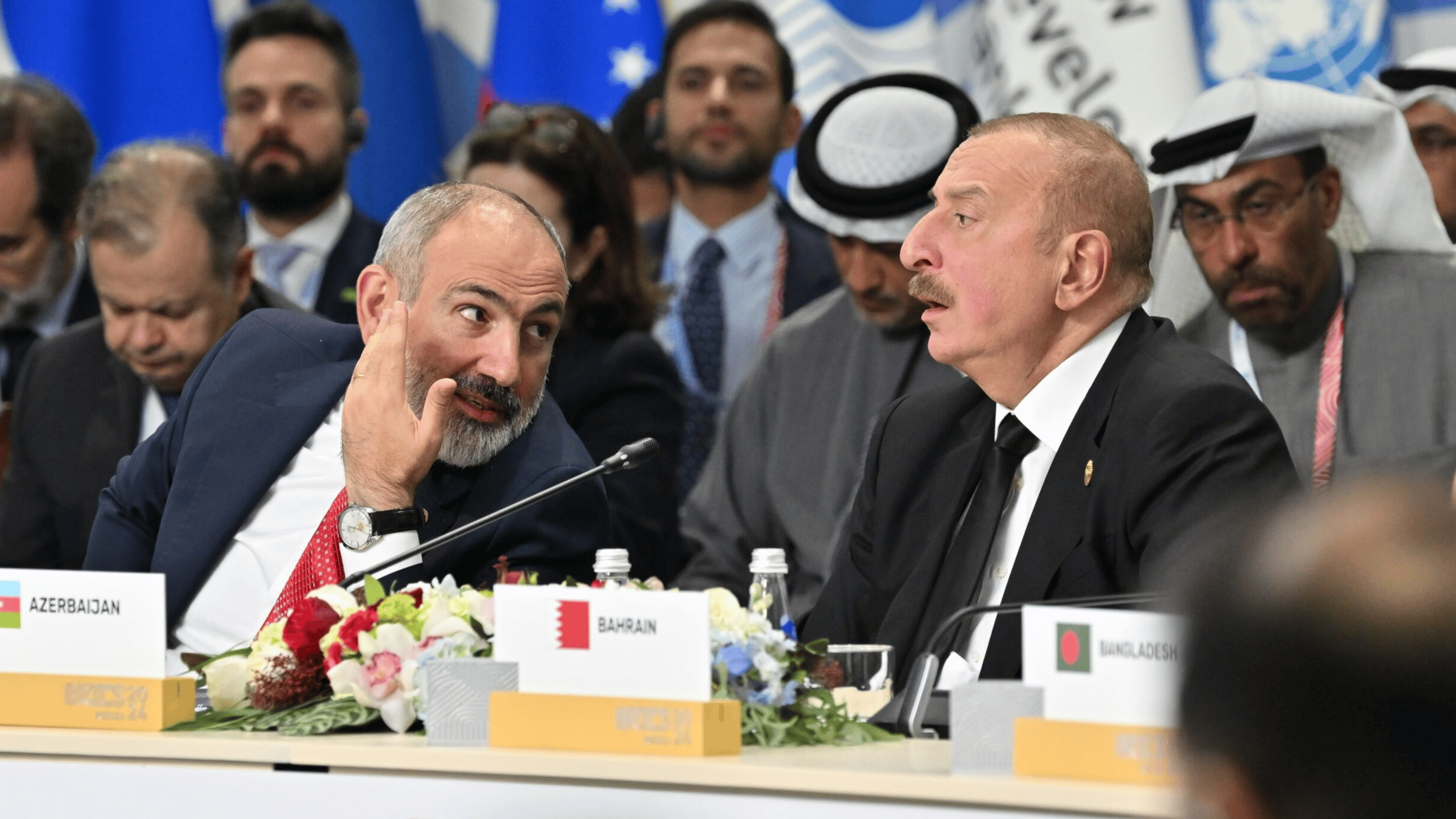 Okampo Azərbaycan barədə