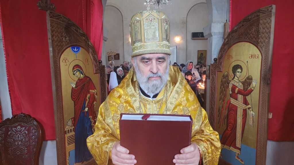 Qriqol Berbiçaşvili. Videodan kadr
Gürcüstanda patriarx seçkisi