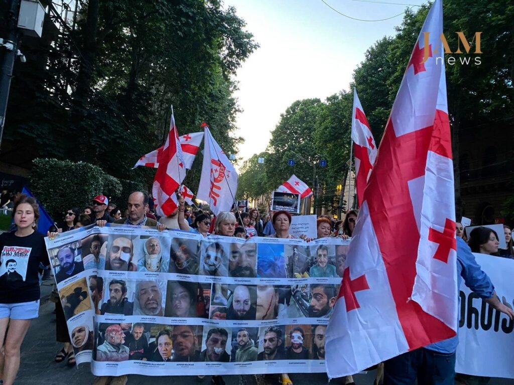 საპროტესტო მსვლელობა უწყვეტი პროტესტის  563-ე დღეს. მარში პოლიციის ძალადობისა და დაუსჯელობის წინააღმდეგ