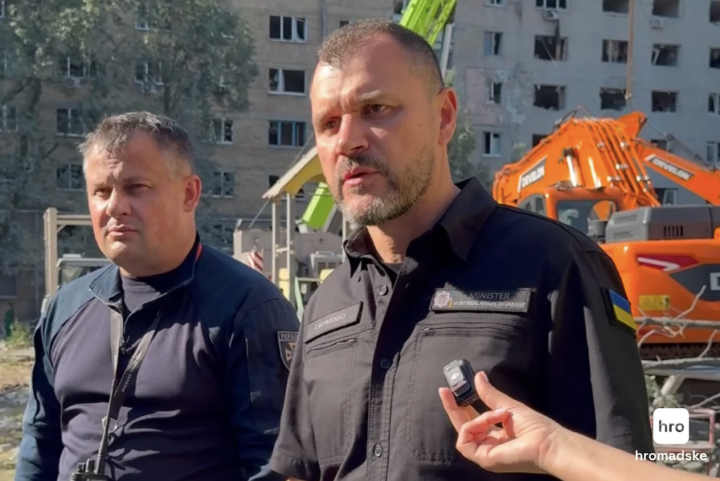 Министр внутренних дел Украины Игорь Клименко на месте трагедии